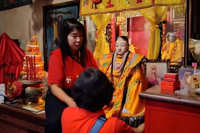 Ritual Ganti Jubah di Kelenteng Tjoe Tik Kiong Tulungagung Jadi Media Edukasi Nilai Budaya dan Spiritual