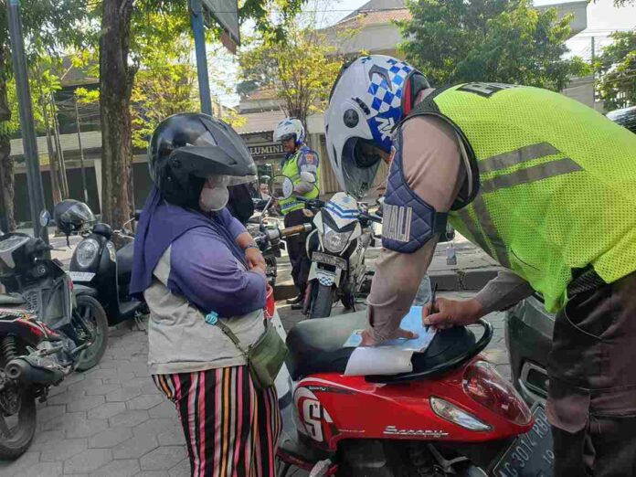 Puluhan Kendaraan Telat Pajak Terjaring Razia, Sebagian Bayar Pajak di Tempat