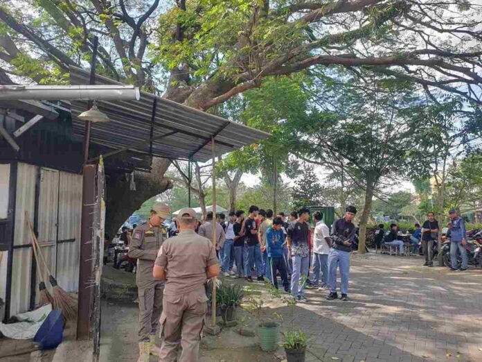 Puluhan Pelajar Tulungagung Ditangkap Satpol PP Saat Ngopi di Jam Sekolah