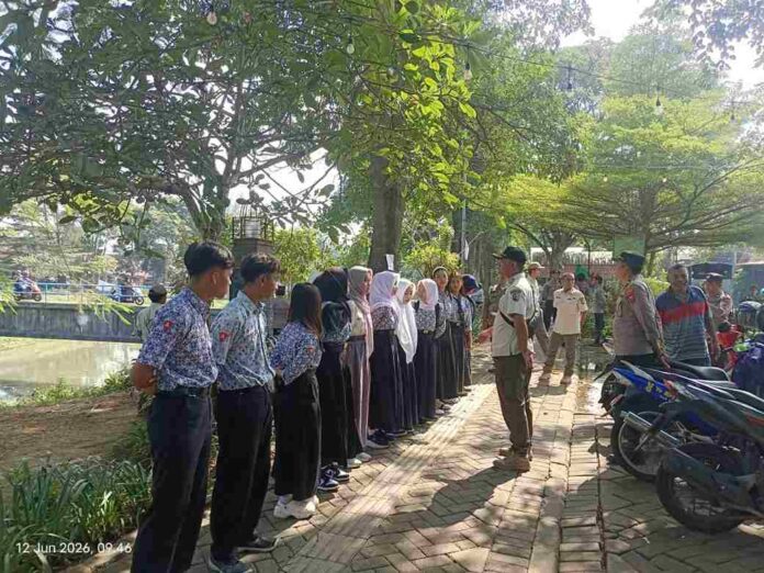 Puluhan Pelajar Tulungagung Kepergok Ngopi Saat Jam Pelajaran