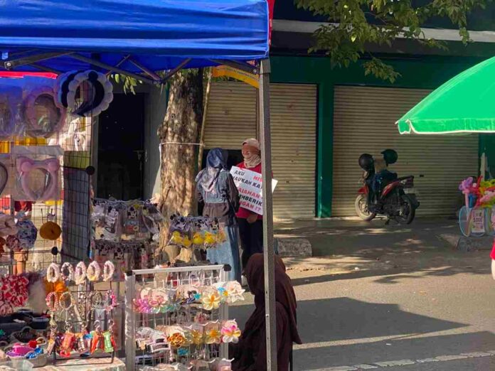 Komisi Penanggulangan AIDS Tulungagung Gelar Social Eksperimen di CFD, Warga Antusias Beri Dukungan