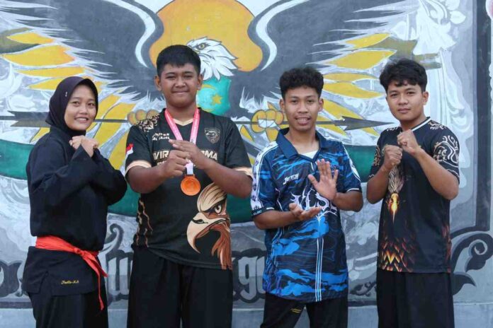 Raih Juara 3 di Kejuaraan BAPOPSI Tulungagung, Atlet Pencak Silat Muda Azril Didorong Tembus Level Nasional