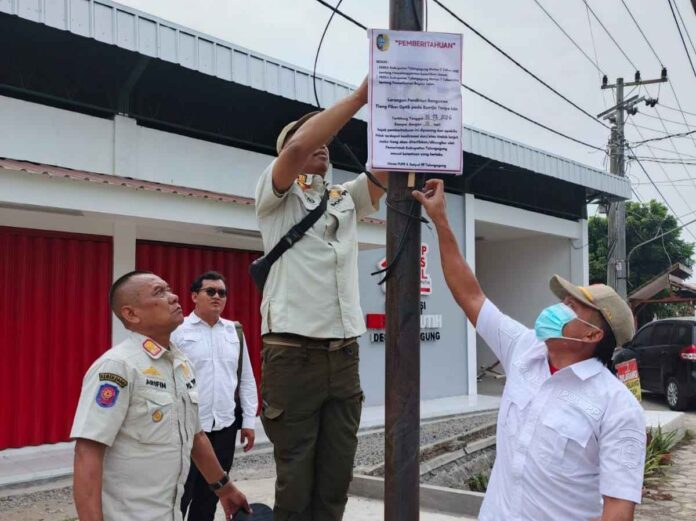 Membandel, Petugas Gabungan Ancam Potong Kabel Fiber Optic Provider Wi-Fi di Tulungagung