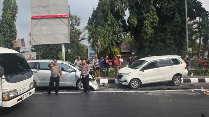 Rombongan Pengantin di Tulungagung Terlibat Kecelakaan Beruntun, 12 Korban Luka-Luka