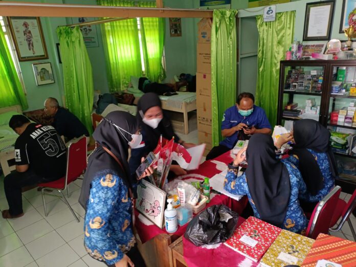 Diduga Keracunan MBG, Ratusan Siswa SMKN 1 Boyolangu Keluhkan Diare