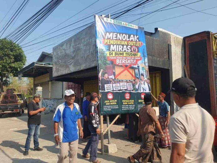 Warga Tiudan Tulungagung Kompak Tolak Outlet Minol