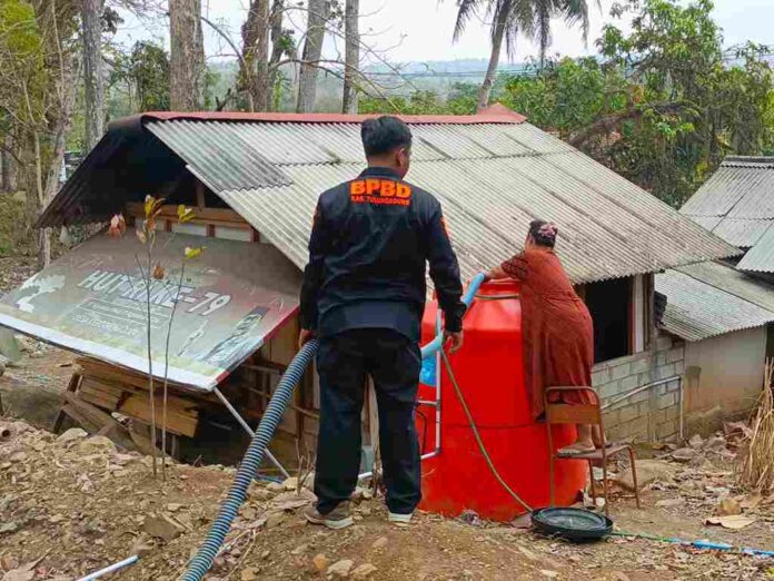 Sembilan Desa Terdampak Kekeringan, BPBD Tulungagung Salurkan 195 Ribu Liter Air Bersih
