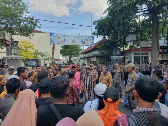 Laskar 212 Tulungagung Tuntut Perbaikan Jalan Selingkar Waduk Wonorejo, Ancam Blokade Kantor Bupati Hingga Boikot Pajak