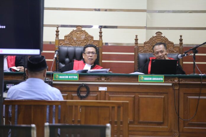 Mantan Kabag Umum Berikan Kesaksian, Gatut Sunu Paksa Angkat 15 Honorer Hingga Permintaan Sejumlah Uang