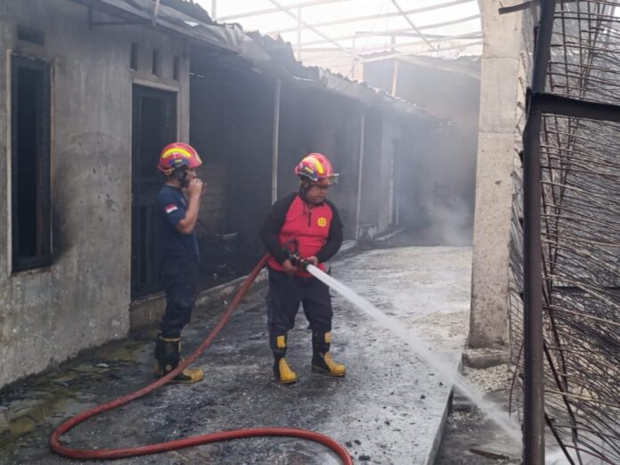 Pabrik Pembuat Egg Tray di Tulungagung Terbakar Diduga Akibat Korsleting, Kerugian Capai Rp150 Juta